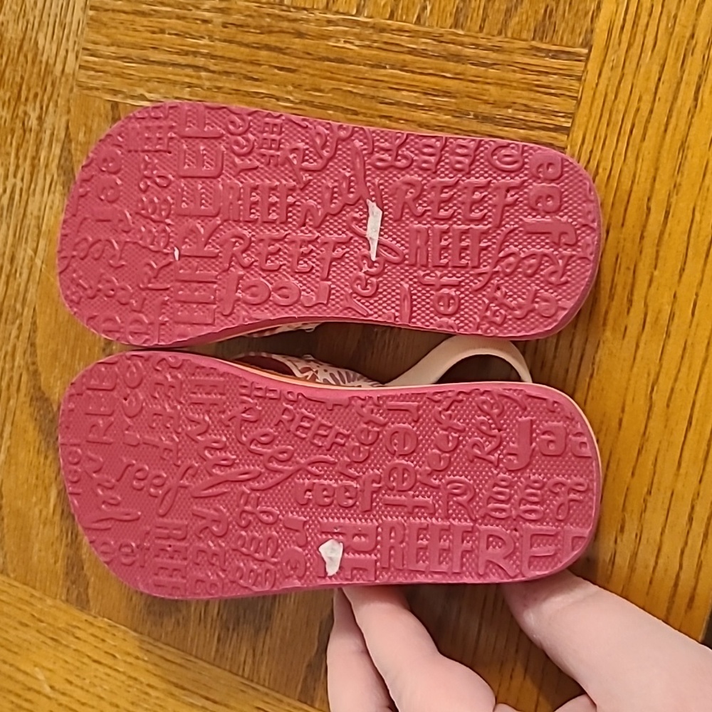 Light-Up Sandals - Picture 4 of 8